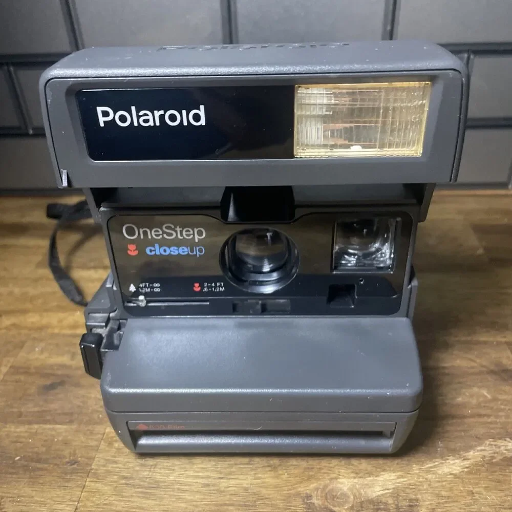 Vintage Polaroid One Step Close Up 600 Film Instant Camera with Strap - Works